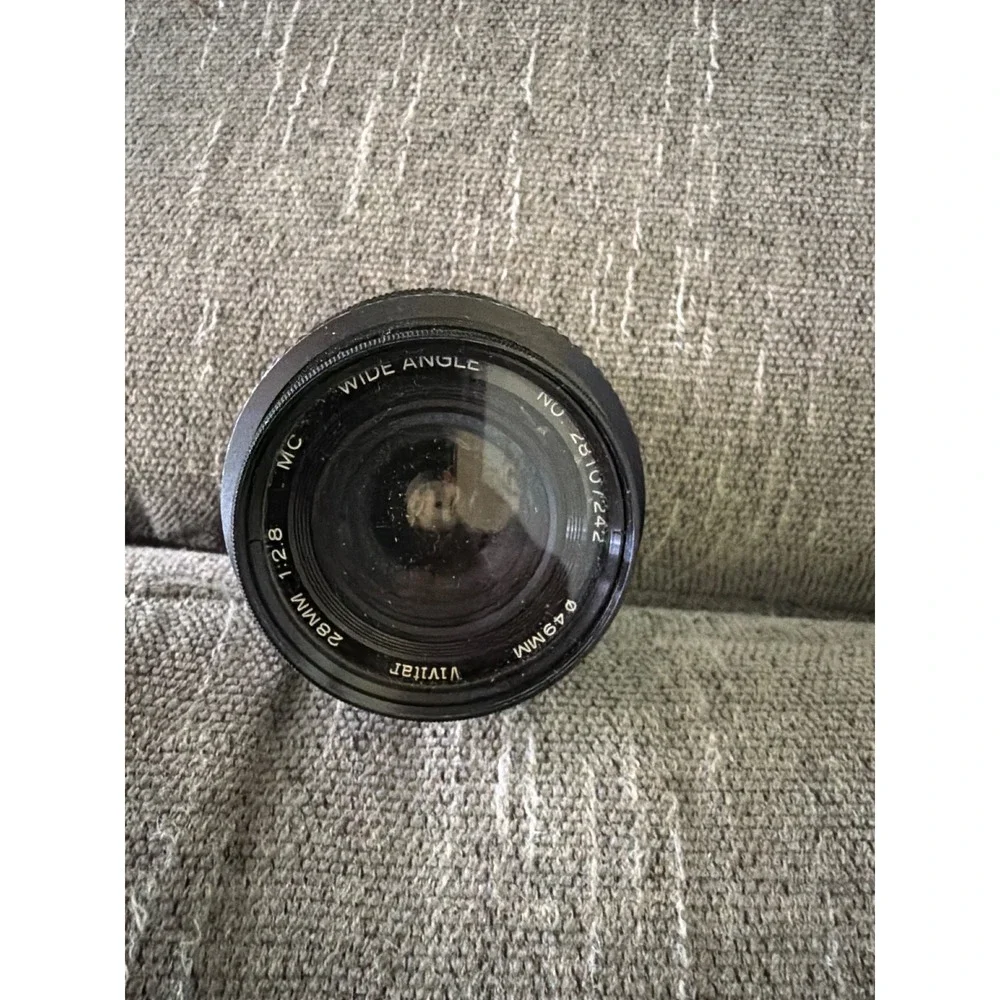 Vivitar 28mm f2.8 MC Wide Angle Lens Konica AR Mount Made in Japan 49mm Filter